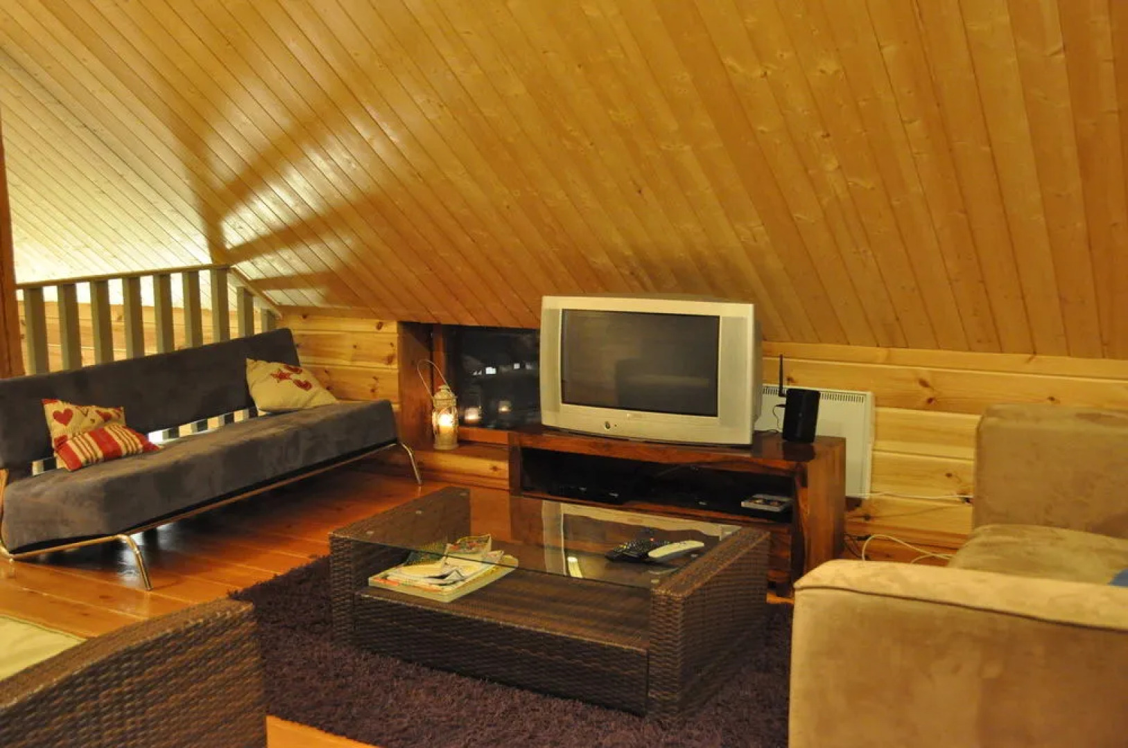 Tuhannen Tarinan Talo