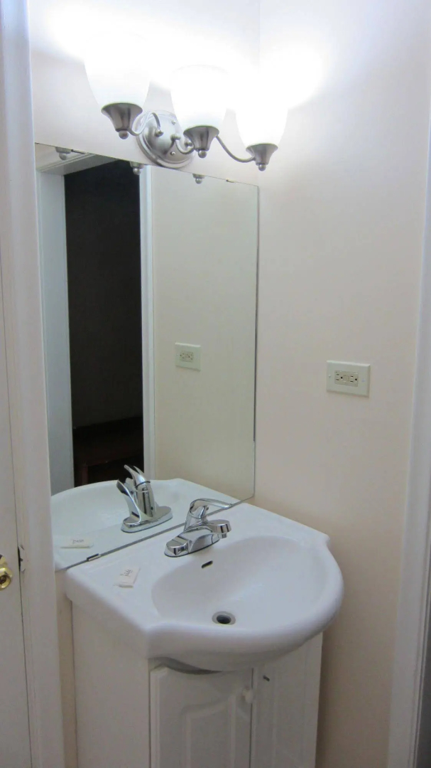 Village Inn & Suites