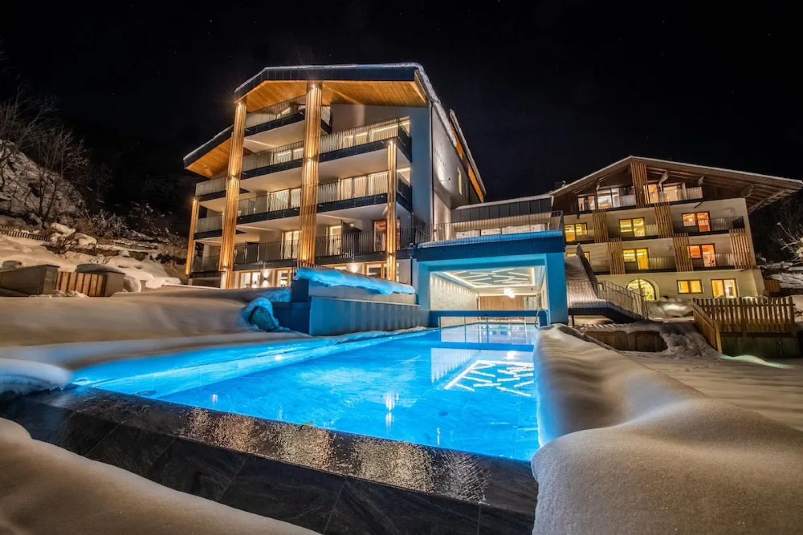 Maraias Luxury Suites & Apartments