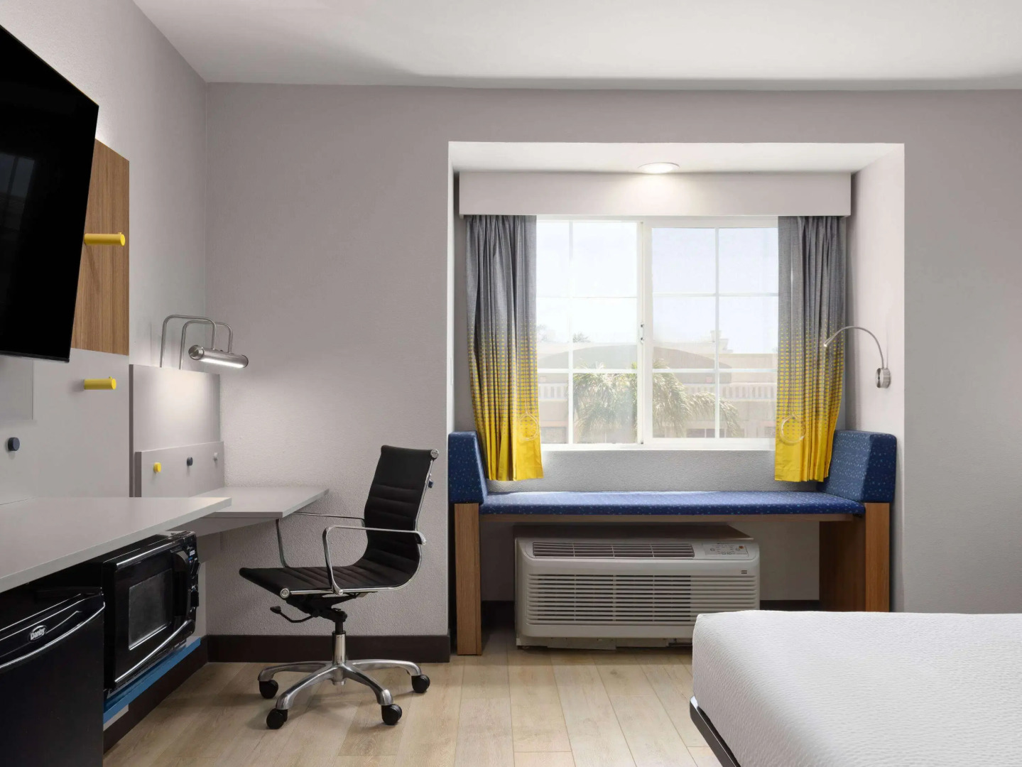 Microtel Inn & Suites by Wyndham Tracy