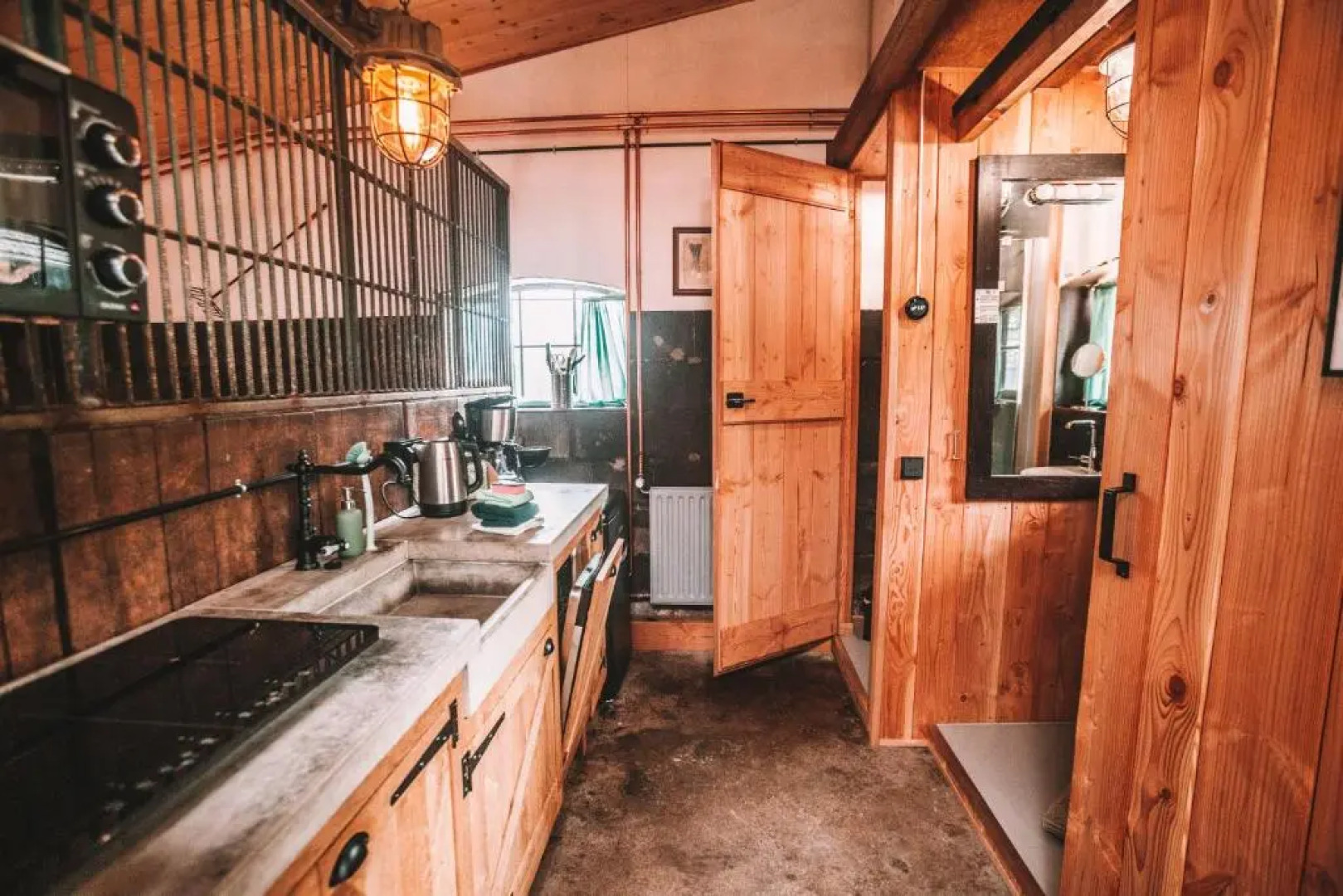 CRASH'NSTAY - Paardenstal