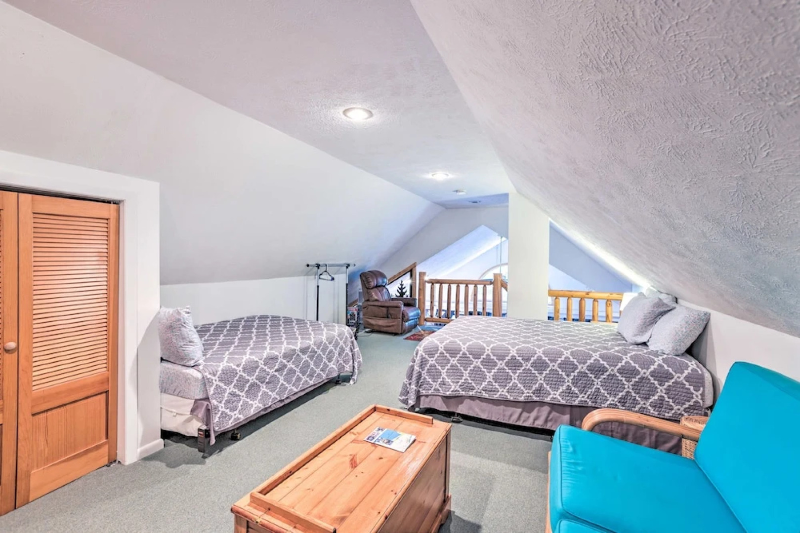 Secluded Bass Lake Cabin, 9 Mi. to Traverse City!