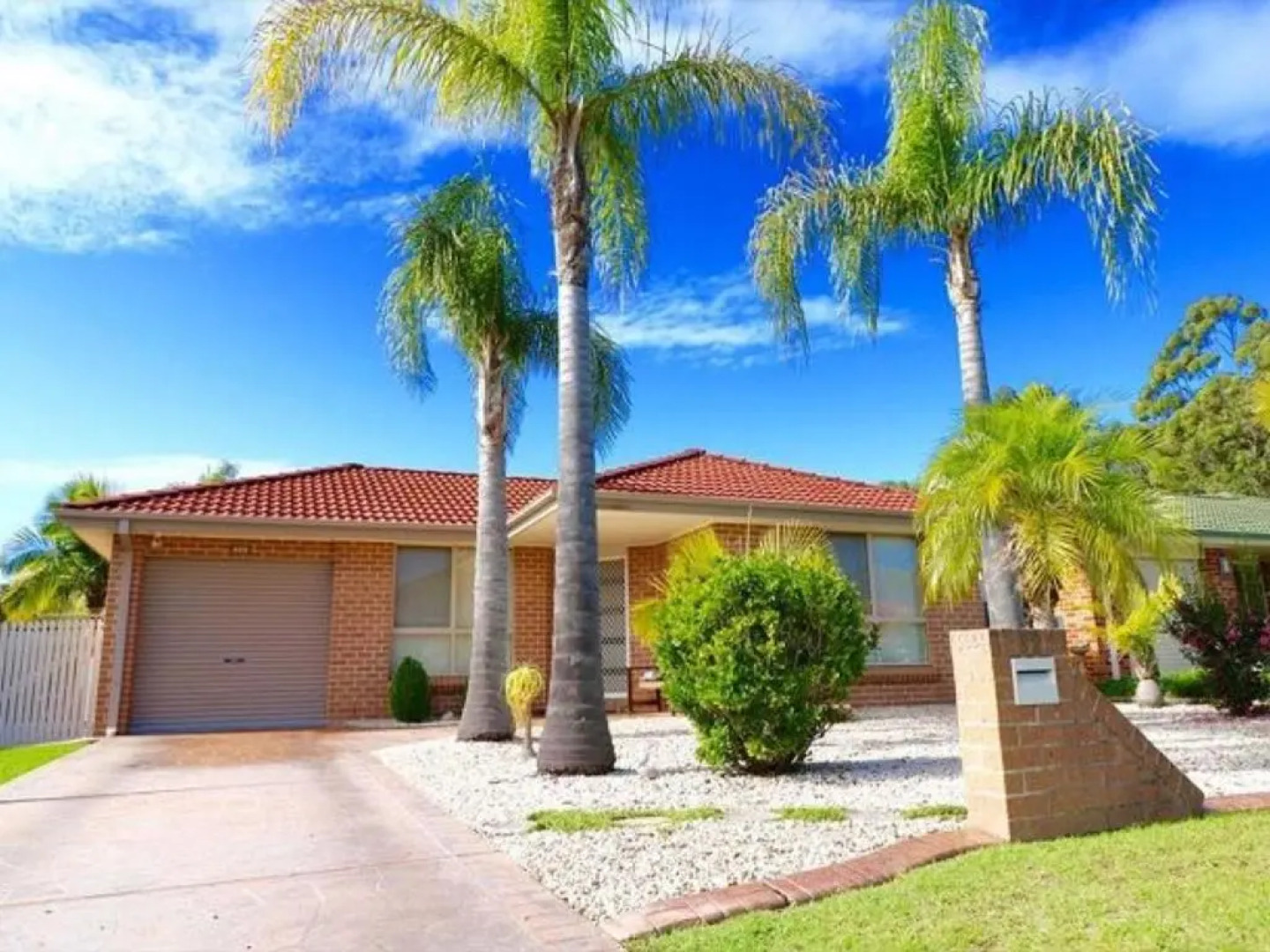 Pool Paradise in the Heart of Vincentia