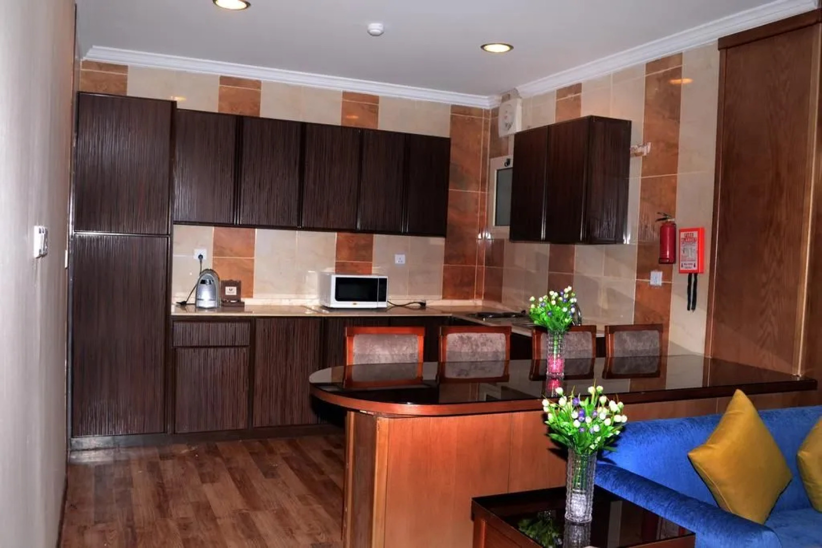 Elegant Suites Hotel