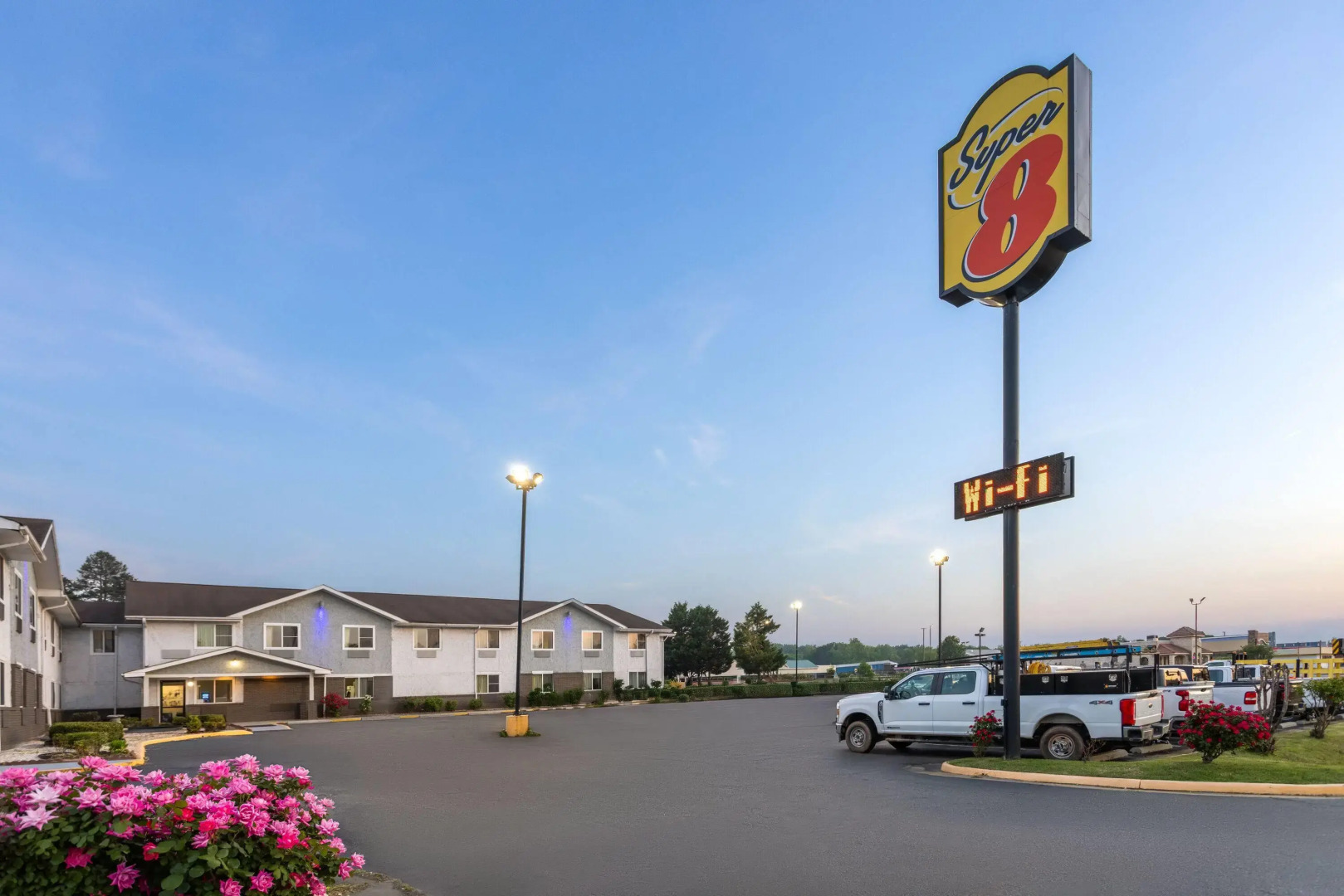 Super 8 by Wyndham South Boston VA