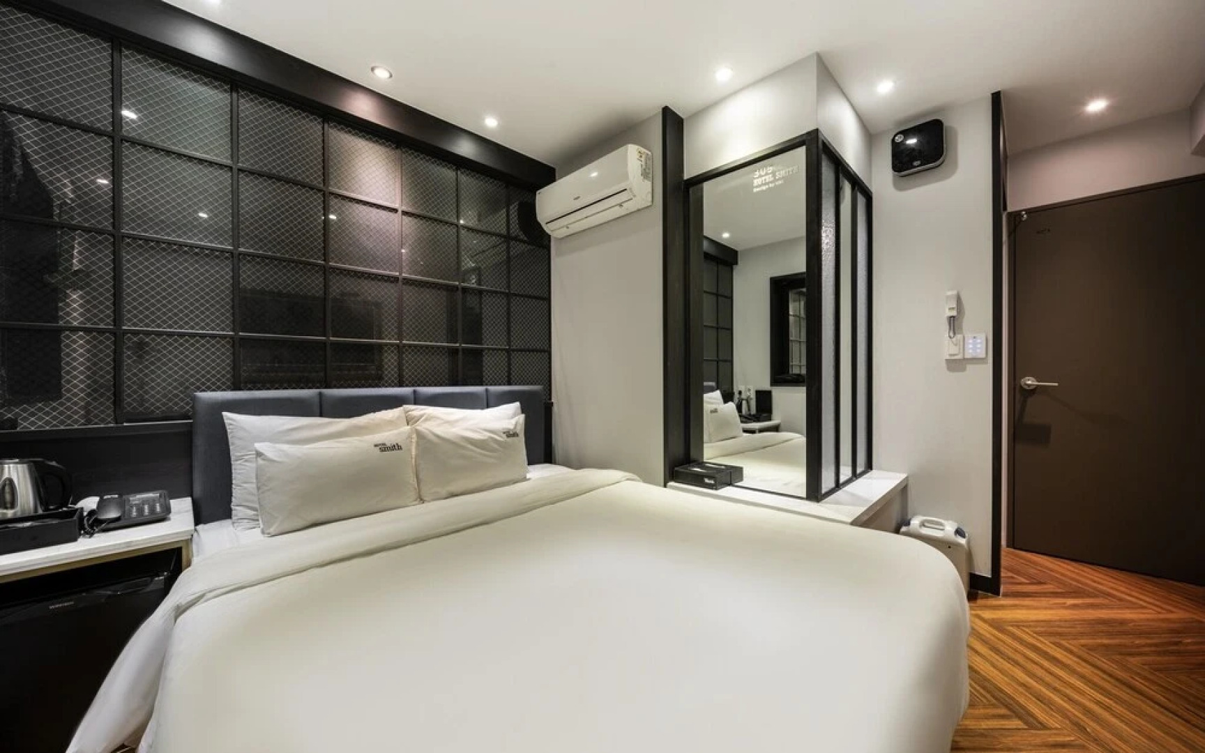 September Hotel