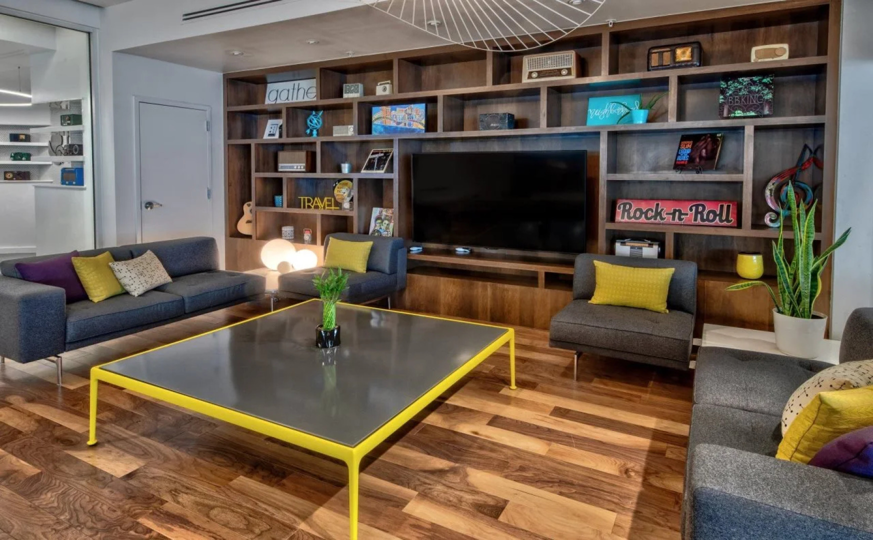 Hotel Indigo Memphis Downtown by IHG