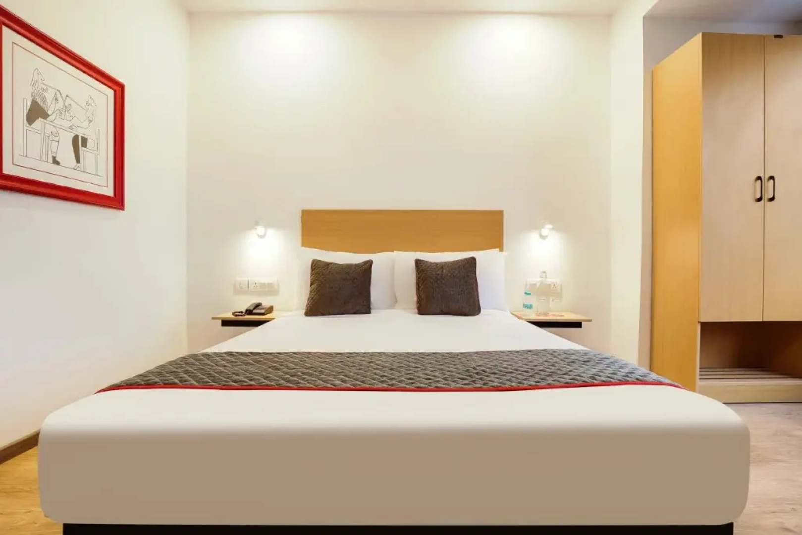 OYO Townhouse 231 Golden Avenue Road