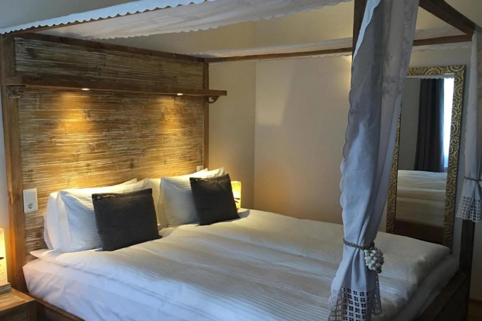 Eyja Guldsmeden Hotel