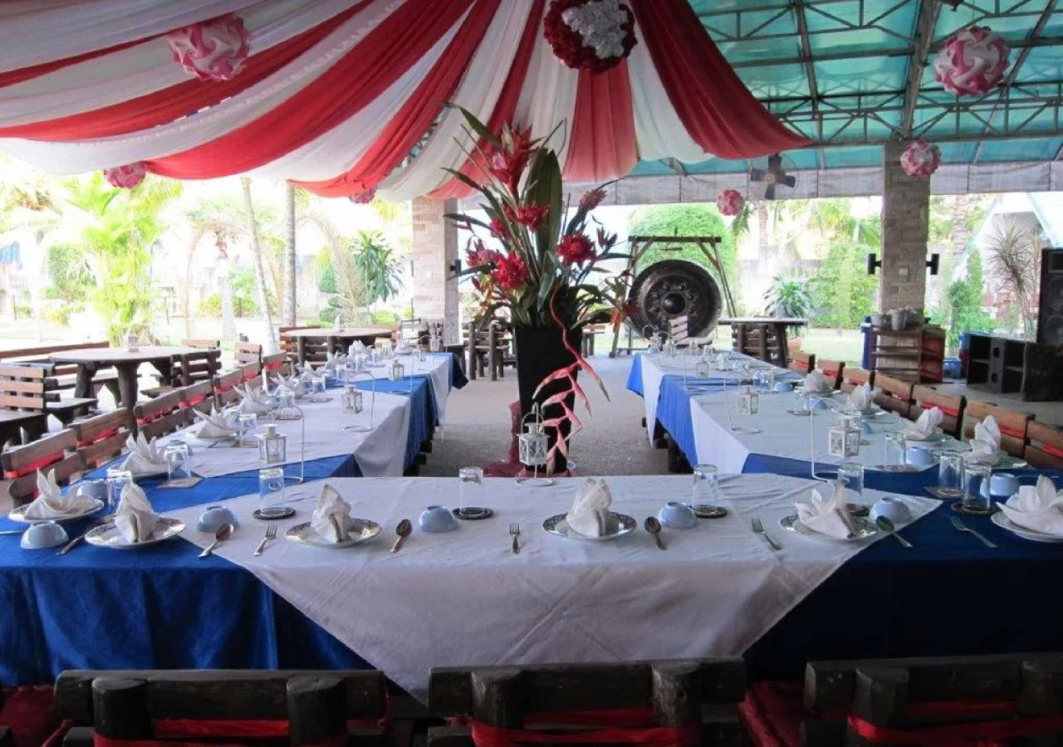 Castle Howchow Beach Resort Hotel