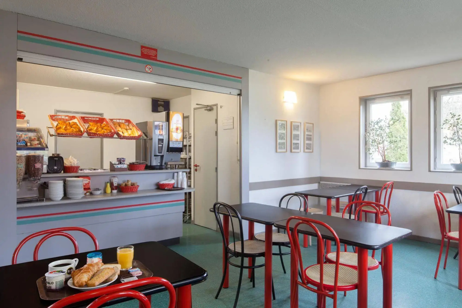B&B HOTEL Calais Centre Saint-Pierre