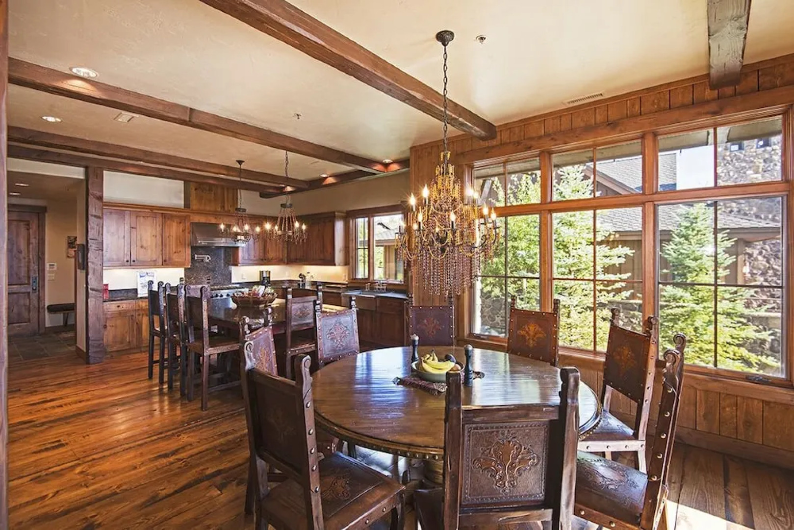 4BR Luxury Ranch Cabin by RedAwning