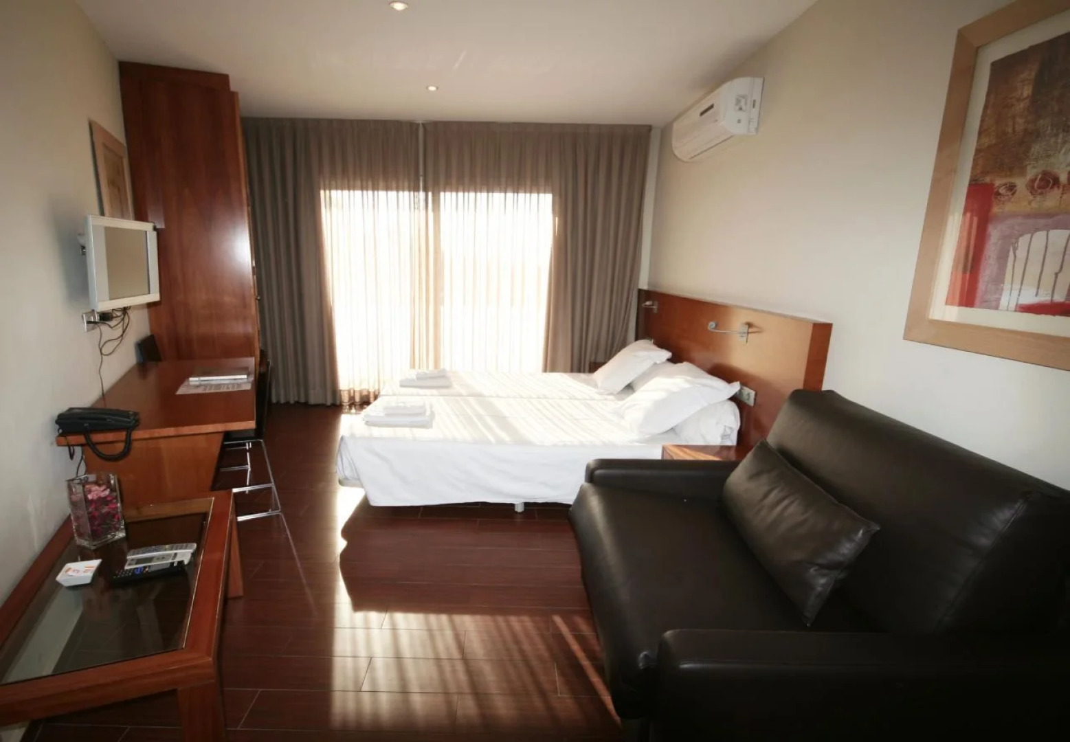 Apartamentos Turisticos Madanis