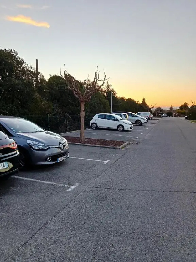 Maison de 2 chambres avec piscine partagee jardin et wifi a Aubignan