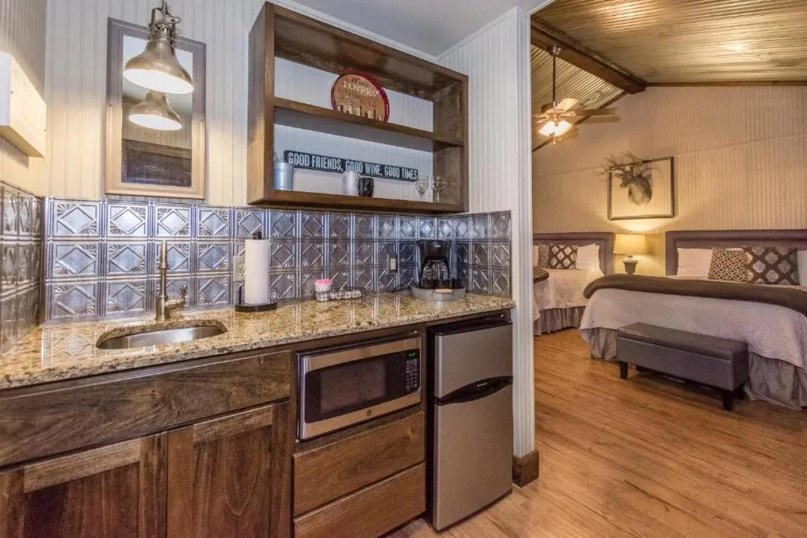 Vineyard Trail Cottages - Adults Only