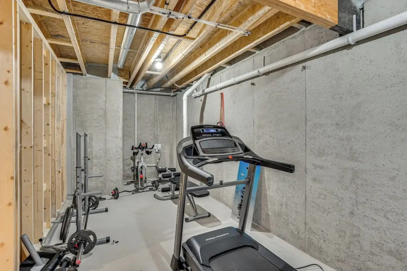 Walk to Beaches + Restaurants: Elkhart Lake Escape