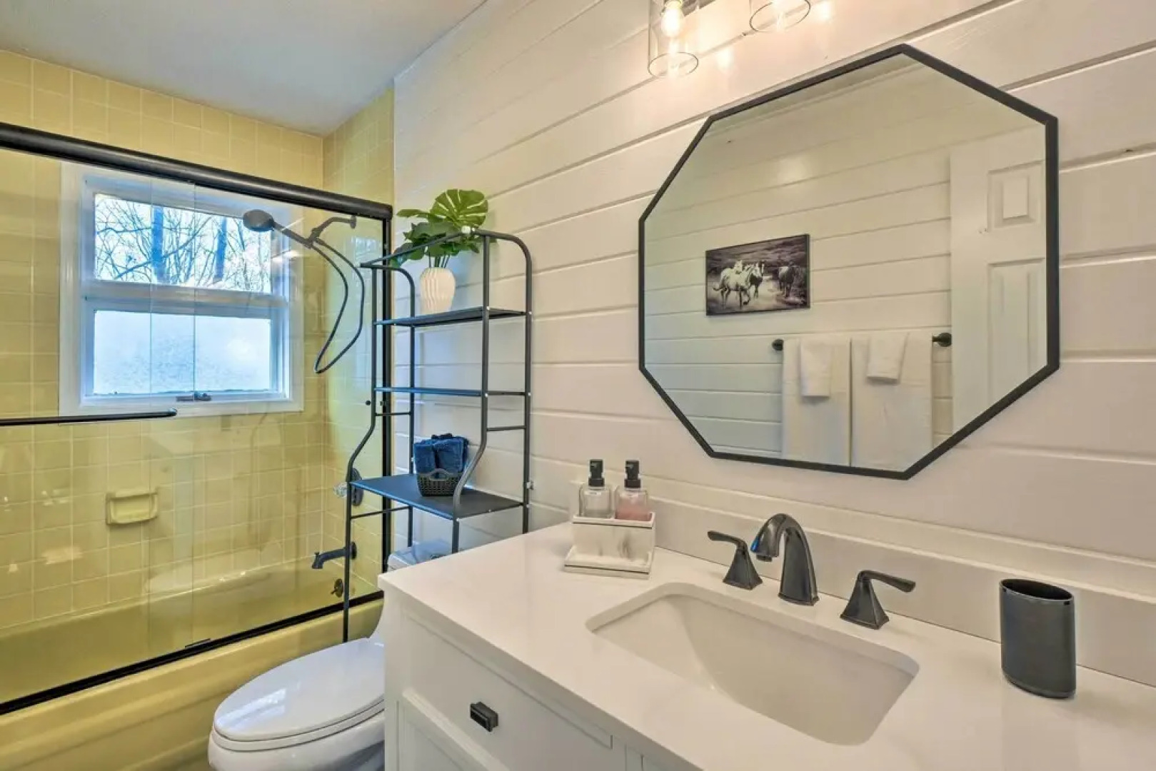 Spacious & Newly Remodeled A-frame w/ 2 Decks