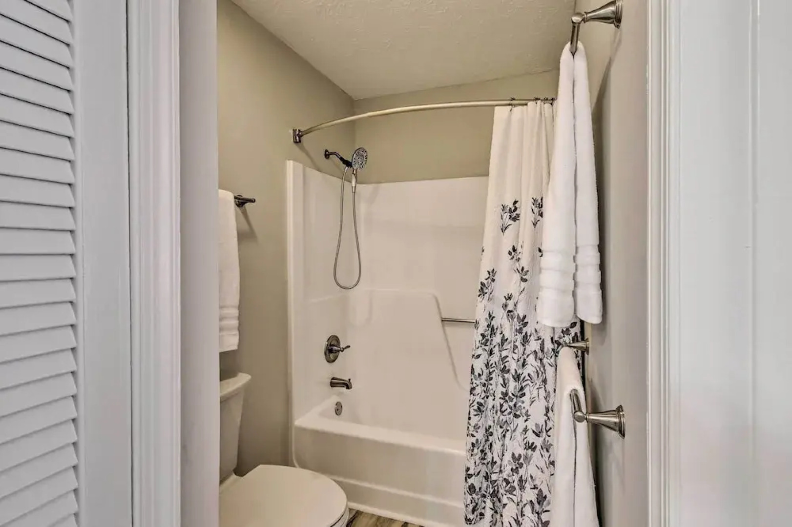 Downtown Southern Pines Townhome With Deck!