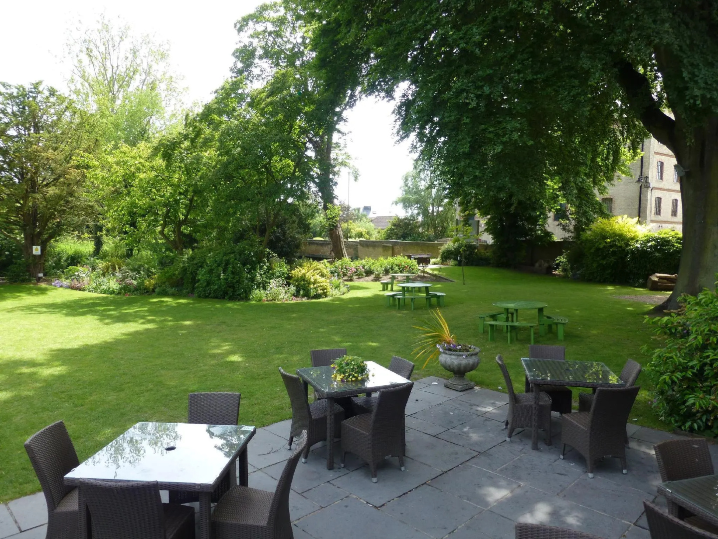 The Riverside House Hotel
