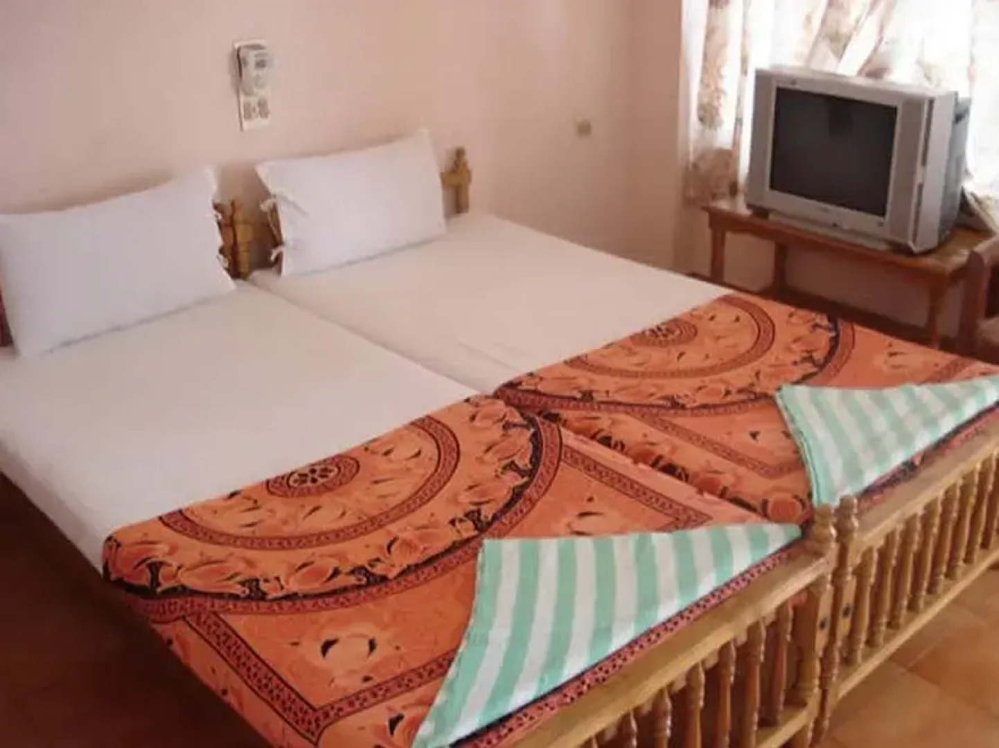 Shirleys Beach Hotel