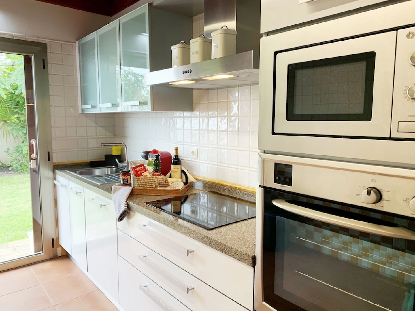 Prime Sea and Mountain views Home with pool