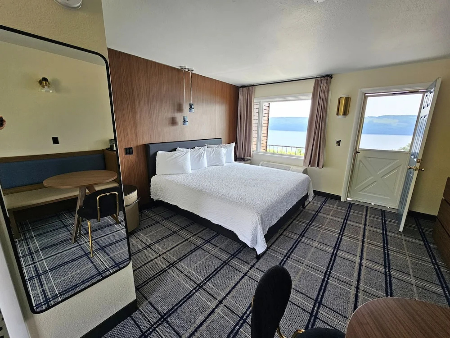 The Hotel Laurel at Seneca