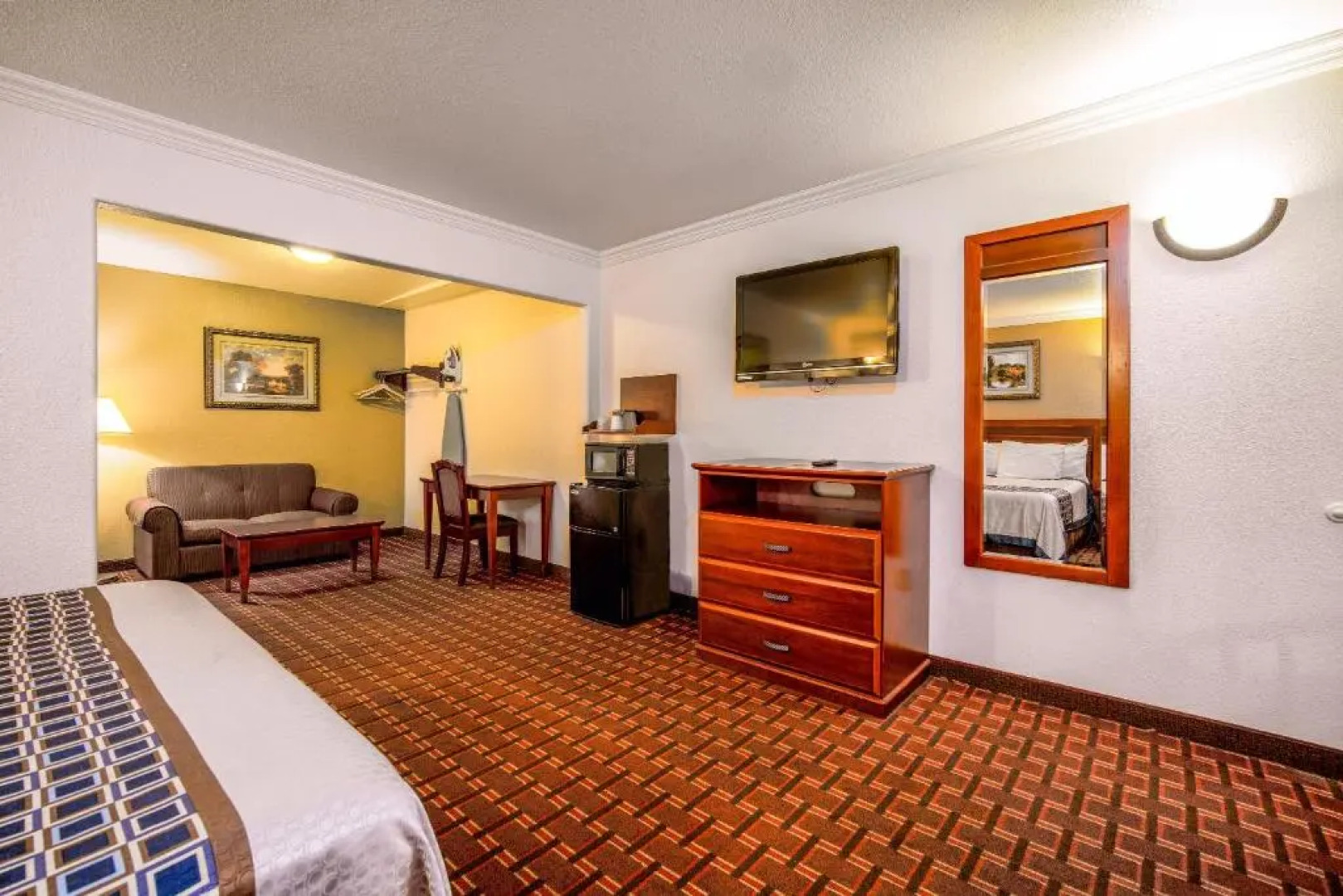Regency Inn & Suites