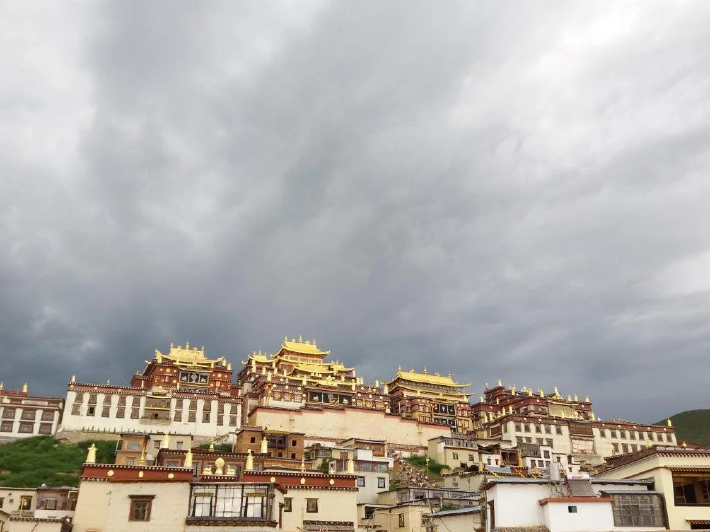 Shangri-la Bird of Paradise Inn