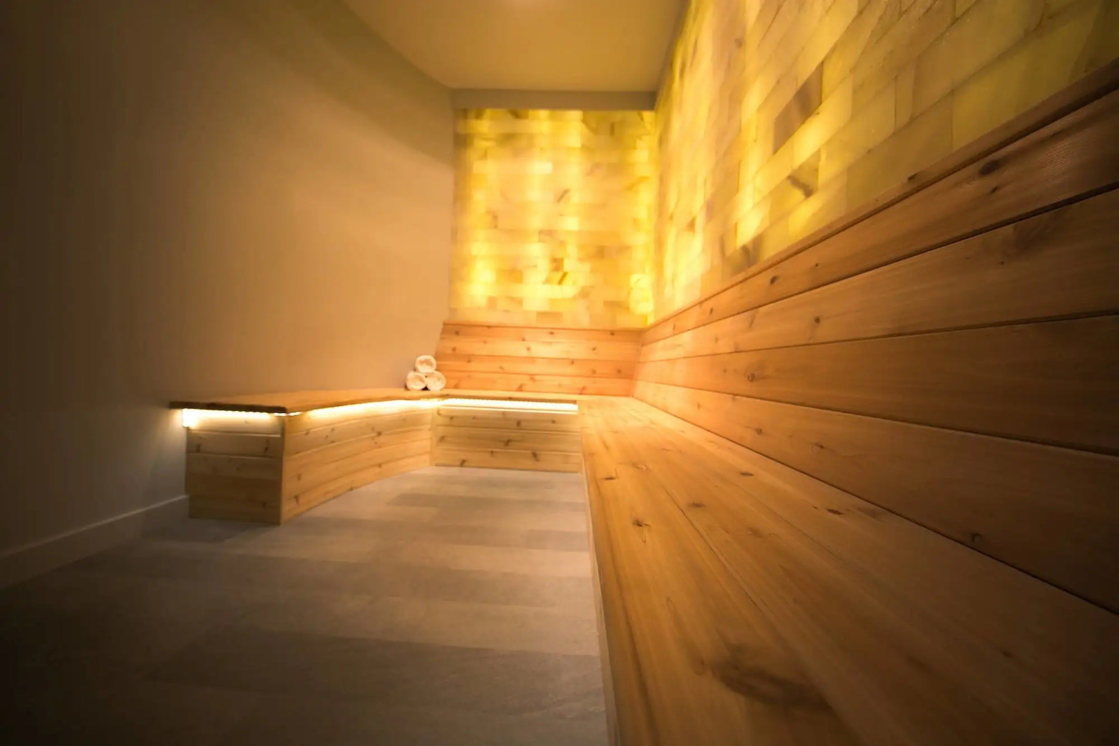 The Historic Cavalier Hotel and Beach Club, Autograph Collection