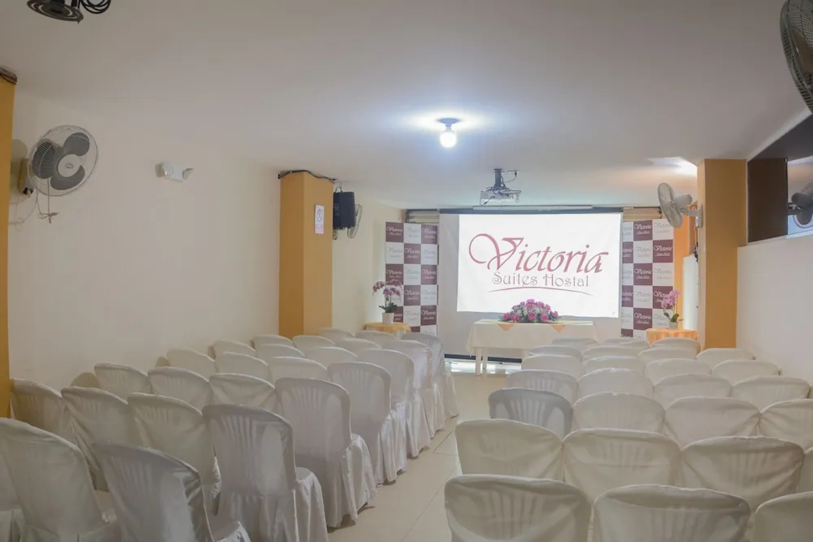 Victoria Suites Hostal