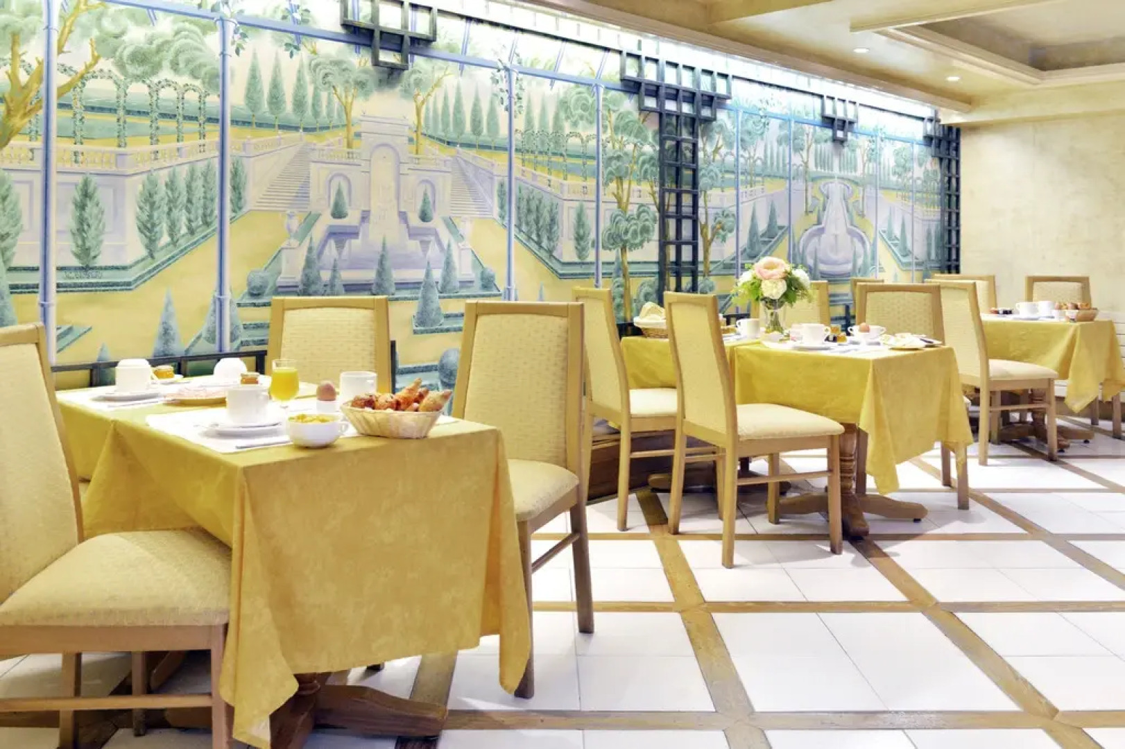 Hôtel Suites Unic Renoir Saint Germain