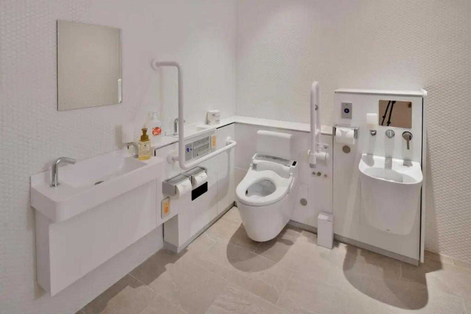 Lequ Okinawa Chatan Spa & Resort