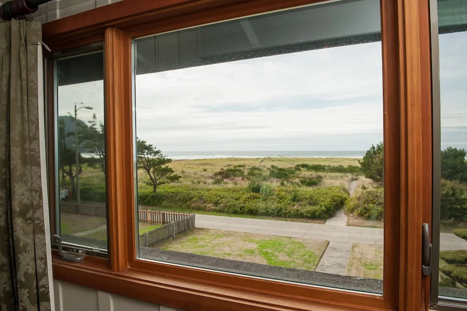 The Tides 4 Br home by RedAwning