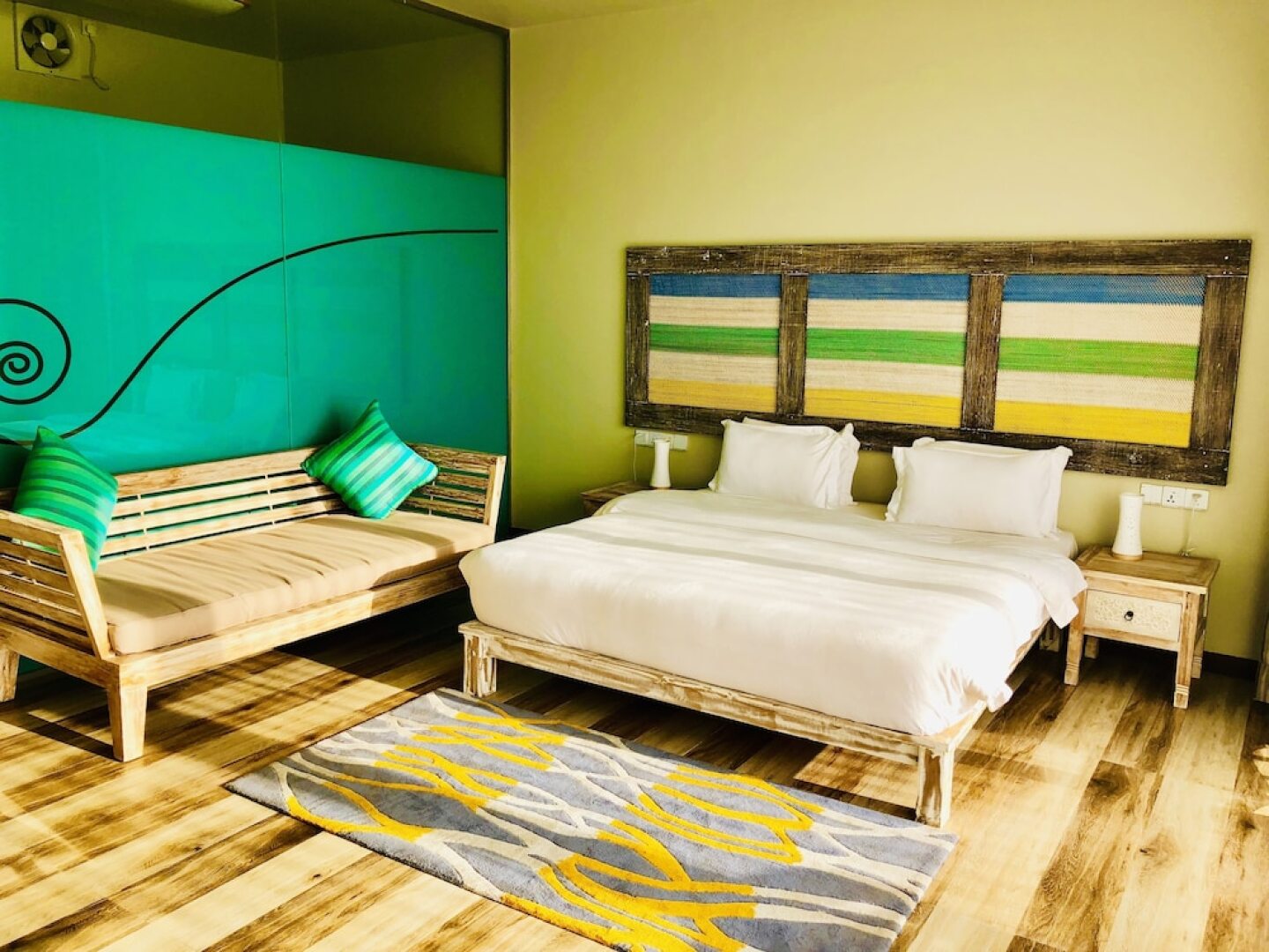 Thaproban Pavilion Waves Unawatuna