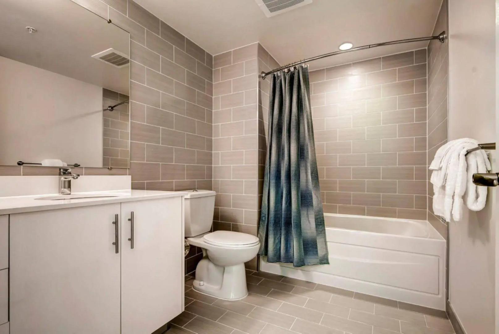 Global Luxury Suites at Villa Street