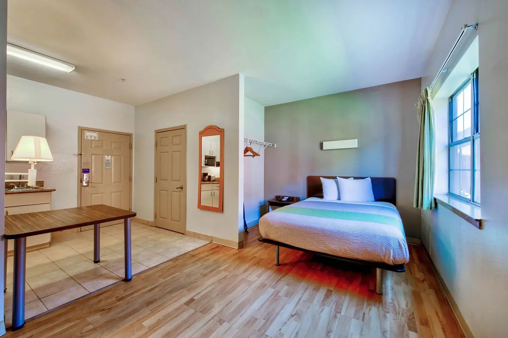 OYO Townhouse Beaumont Medical Center Area