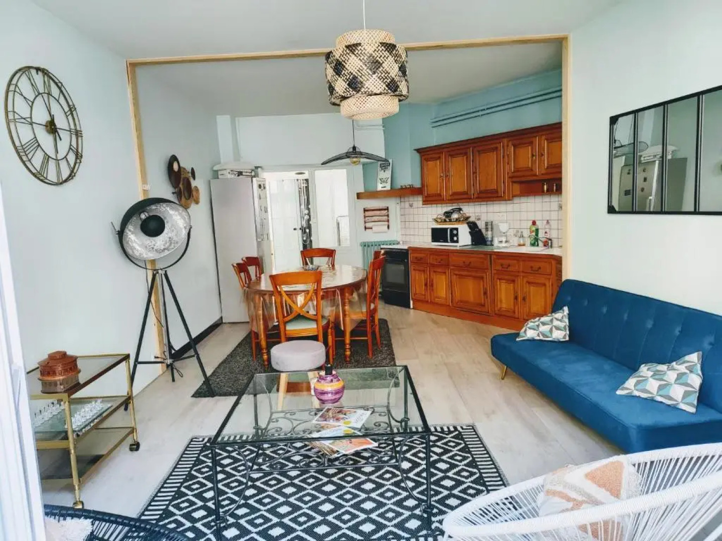 Chaleureuse maison de ville à côté de la mairie ronde