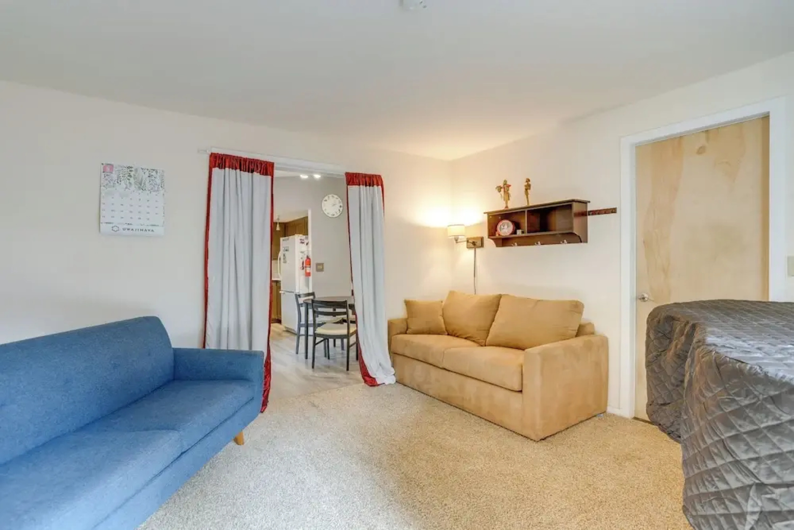 Pet-friendly Sammamish Home w/ Deck ~ 3 Mi to Lake