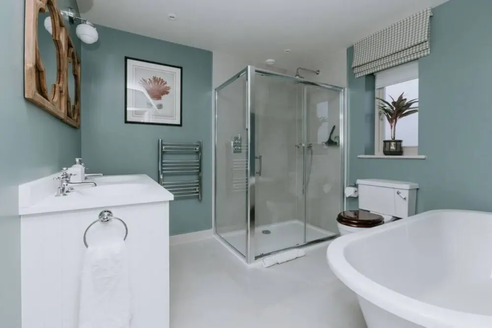 Hayward House Hot Tub Large Garden - From 1100 Per Night