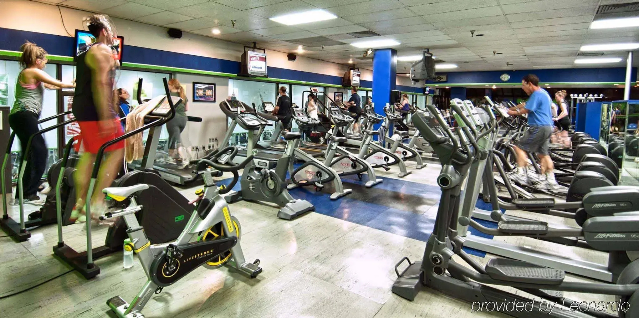 Coast Plaza Hotel and Suites