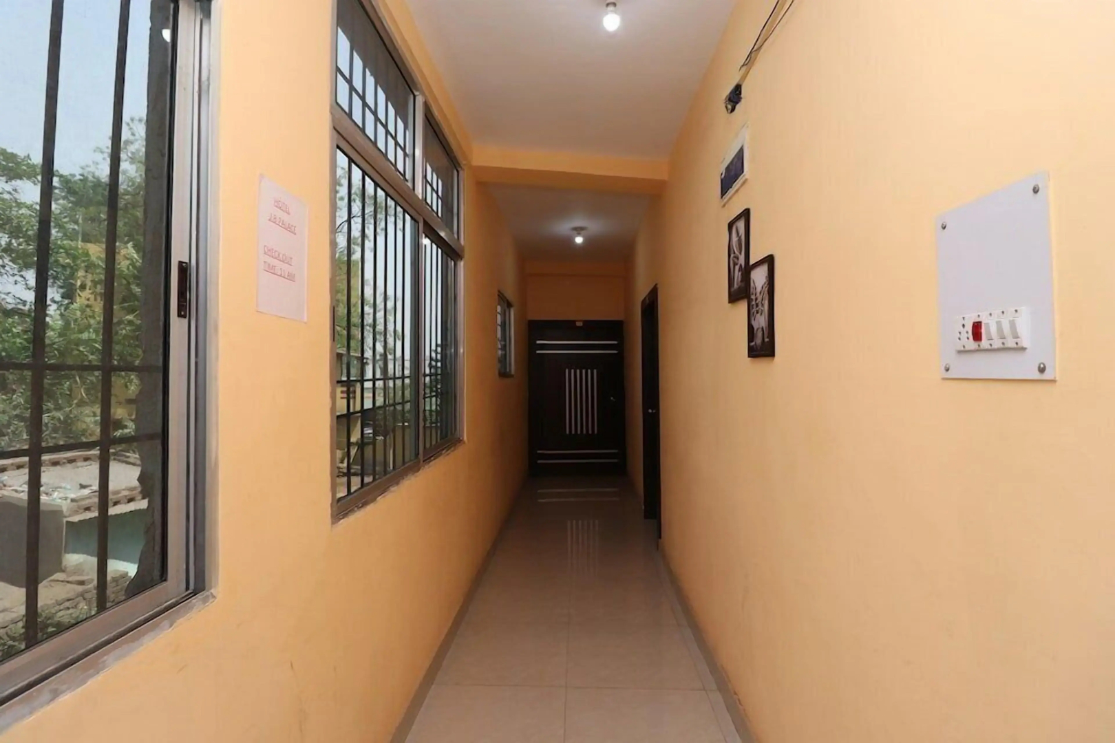 Hotel J. B Palace