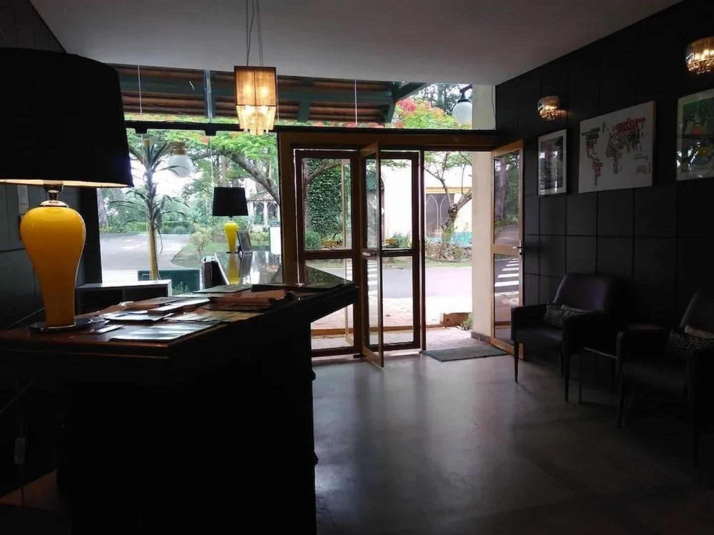 Casa Amarela Executive Hotel