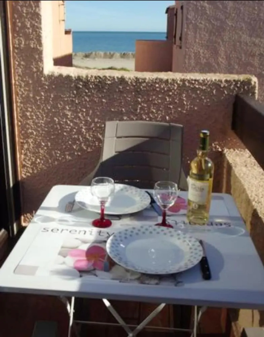 Studio in Leucate, With Wonderful sea View, Shared Pool and Enclosed Garden - 100 m From the Beach