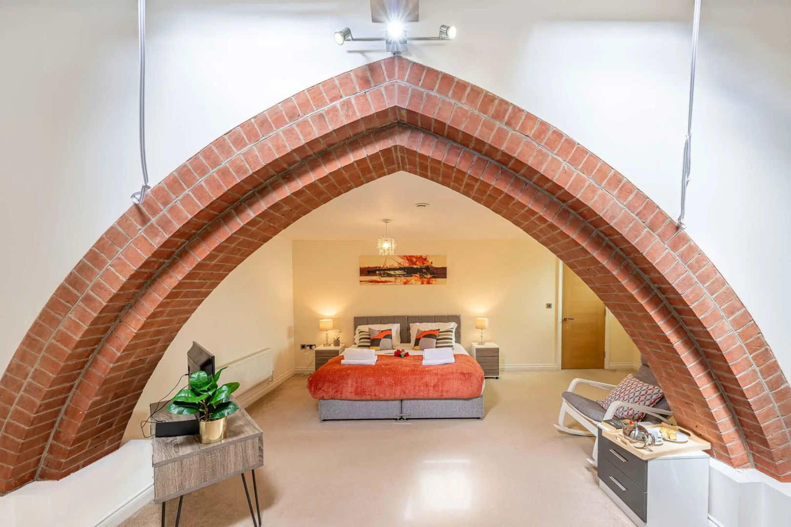 Grade II Listed Converted Church – Within 750yrds to Southsea Beach