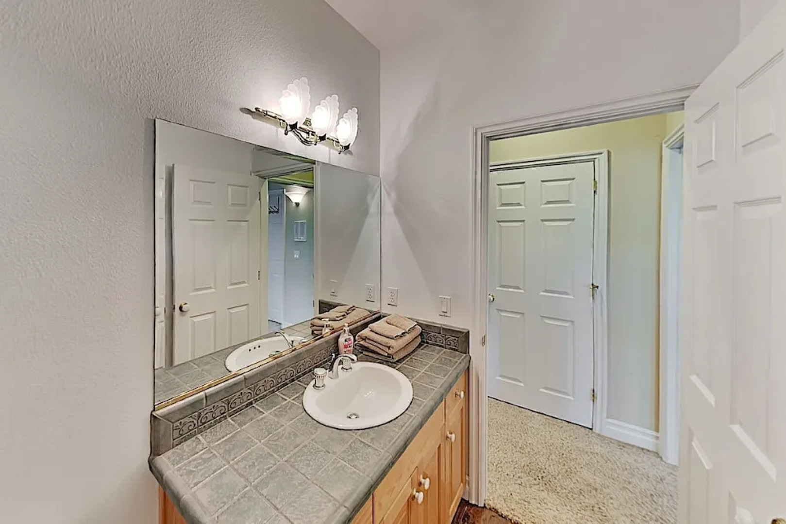 255squir 4 Bedroom Home