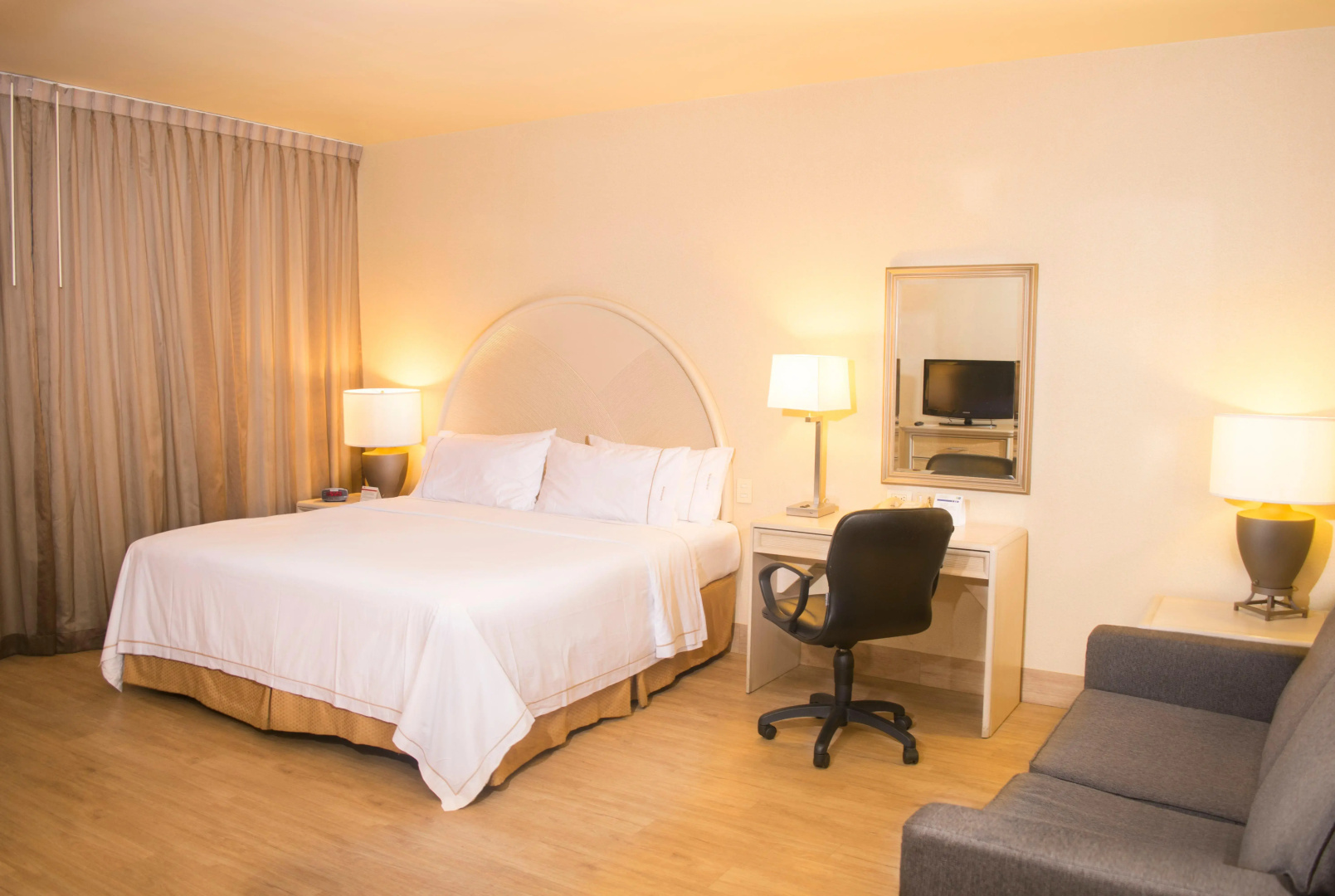 Holiday Inn Express Monterrey Galerias by IHG