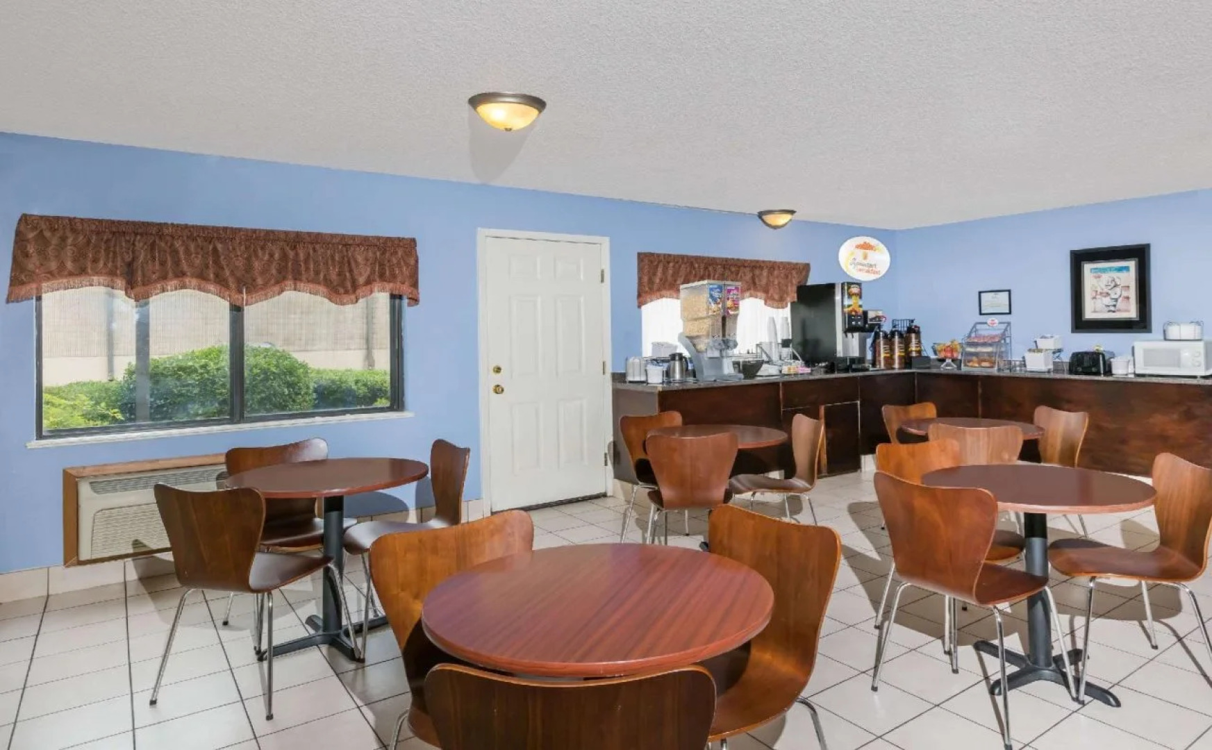 Super 8 by Wyndham Jonesboro