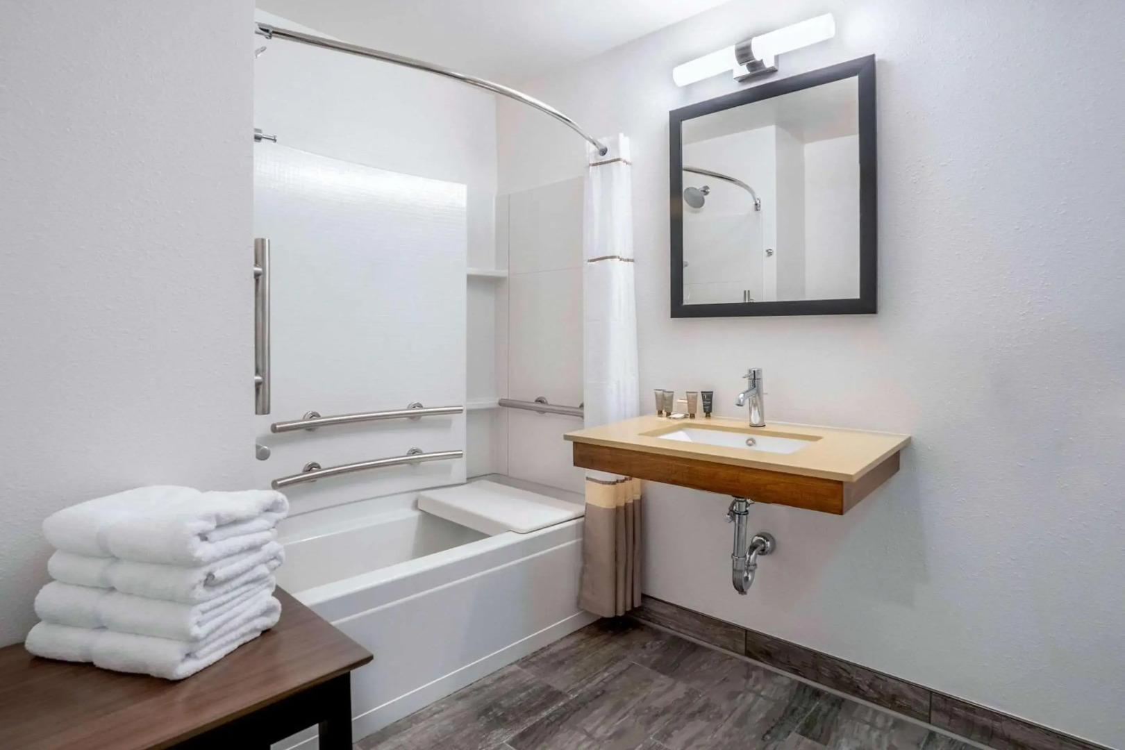 The Riverview Inn & Suites, an Ascend Hotel Collection Member