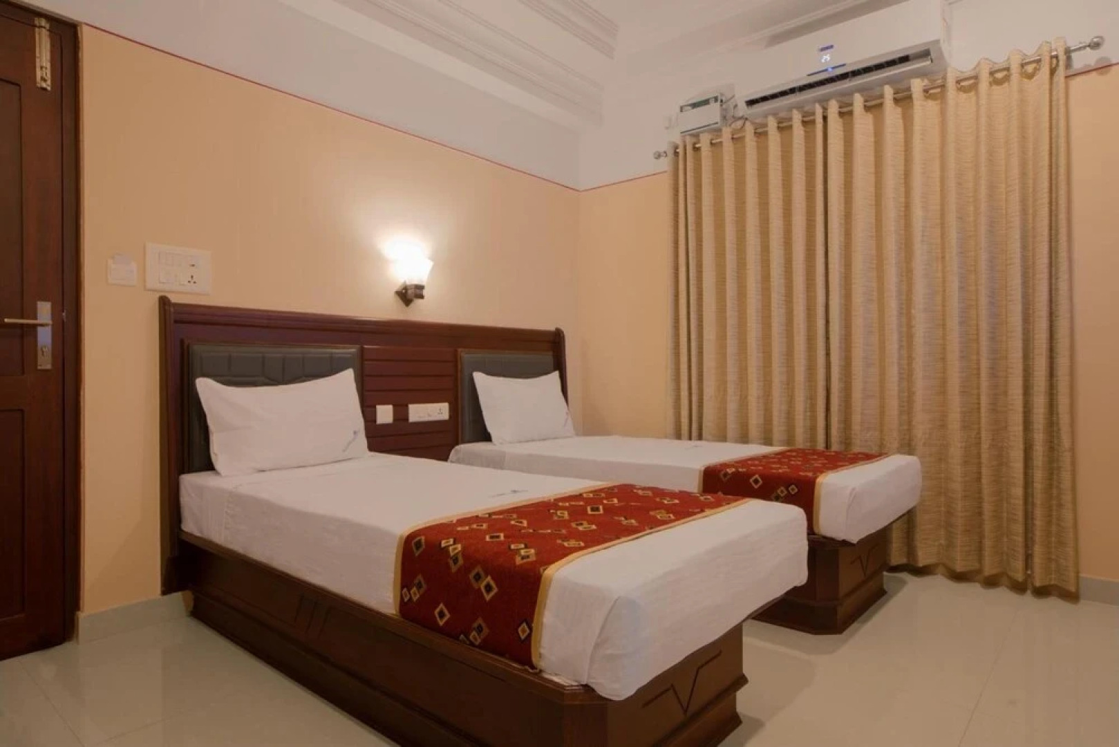 Hotel Vashanth Krishna