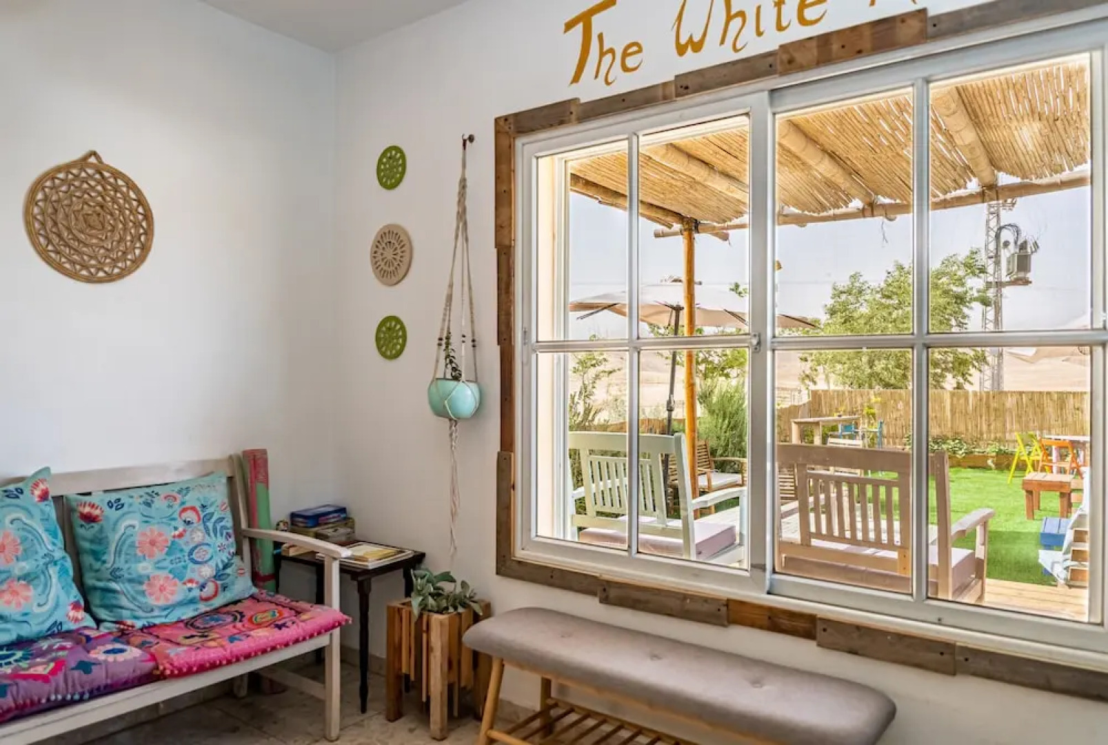 The White Hill Guest House - Hostel
